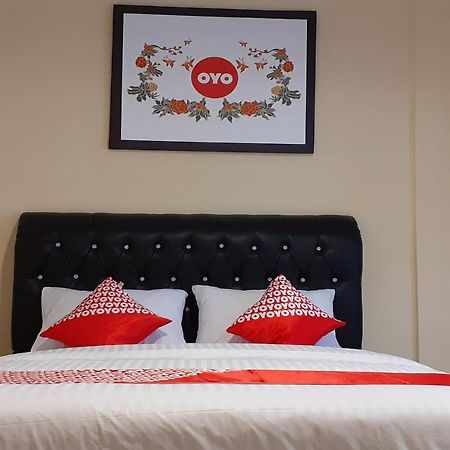 Oyo 1053 Angelyn Home Stay Medan Ngoại thất bức ảnh