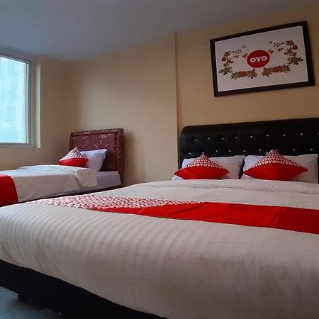 Oyo 1053 Angelyn Home Stay Medan Ngoại thất bức ảnh