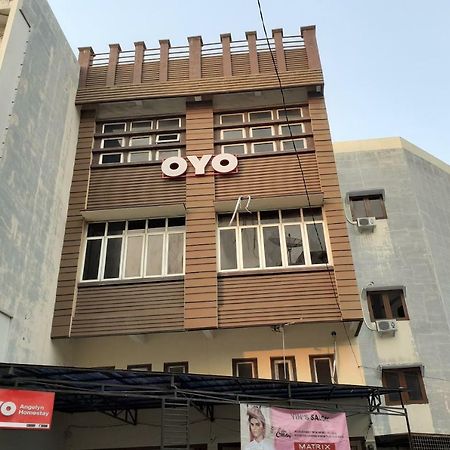 Oyo 1053 Angelyn Home Stay Medan Ngoại thất bức ảnh