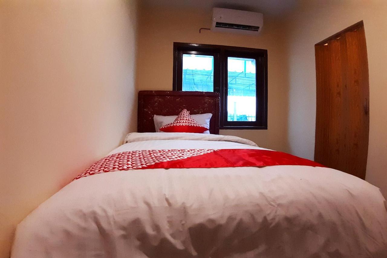 Oyo 1053 Angelyn Home Stay Medan Ngoại thất bức ảnh