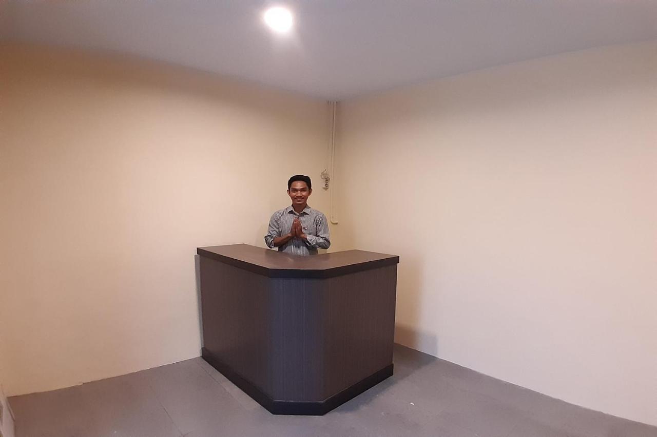 Oyo 1053 Angelyn Home Stay Medan Ngoại thất bức ảnh