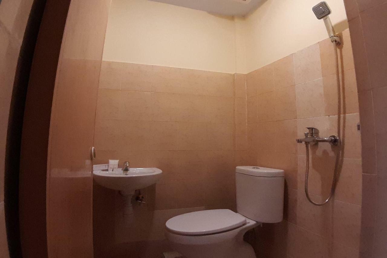Oyo 1053 Angelyn Home Stay Medan Ngoại thất bức ảnh