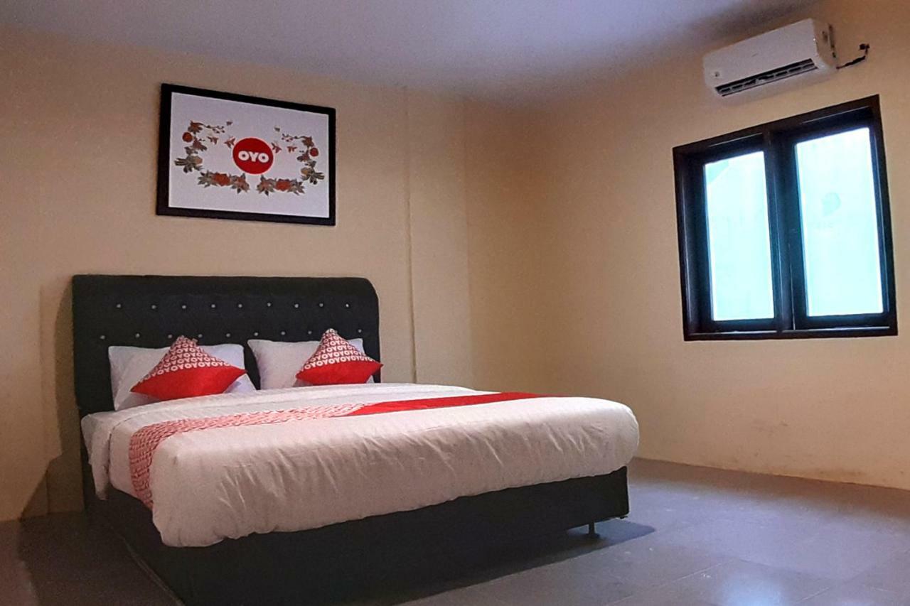 Oyo 1053 Angelyn Home Stay Medan Ngoại thất bức ảnh